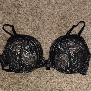 Victoria Secret Bombshell Plunge 36B Bra